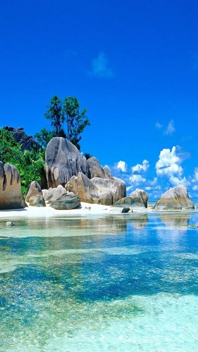 A Beach Paradise iPhone 5 Wallpapers (640x1136)