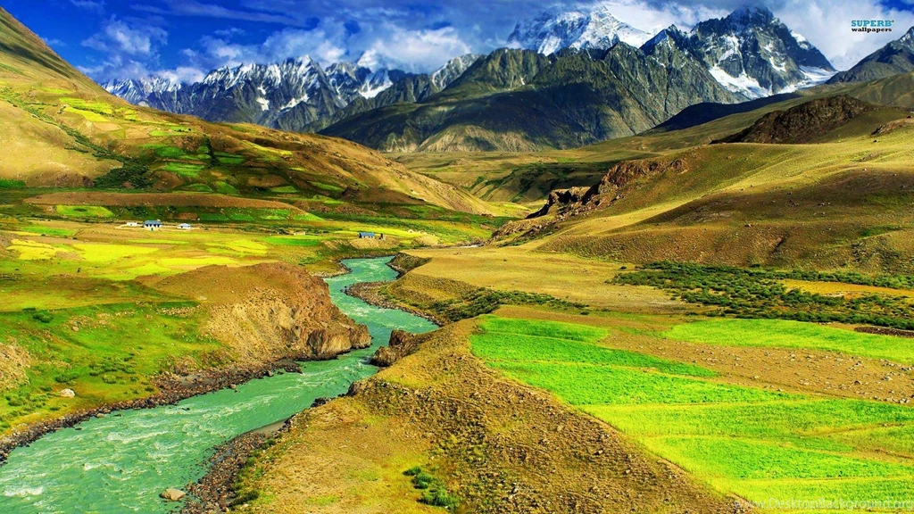 SUPERB MOUNTAIN STREAM HDR WALLPAPER (