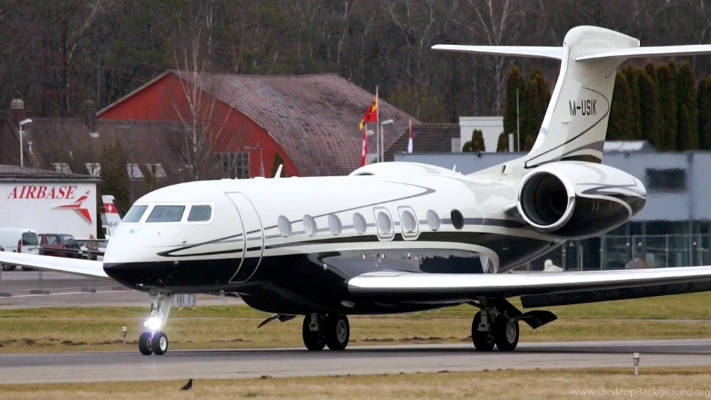 Eye Catching Livery! Gulfstream G650 M USIK Landing & Take Off ...