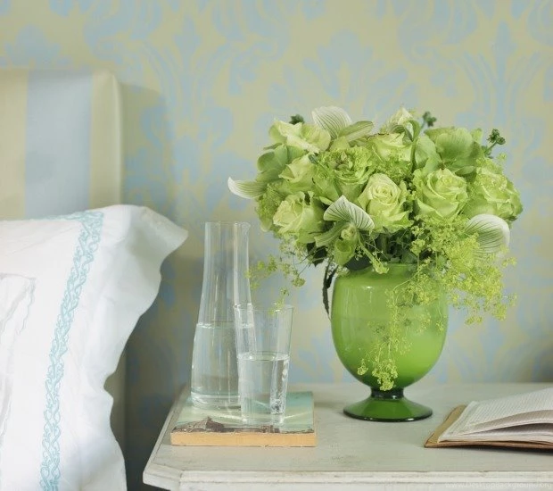 Decorating With Busy Wallpapers   Home Decorating Ideas