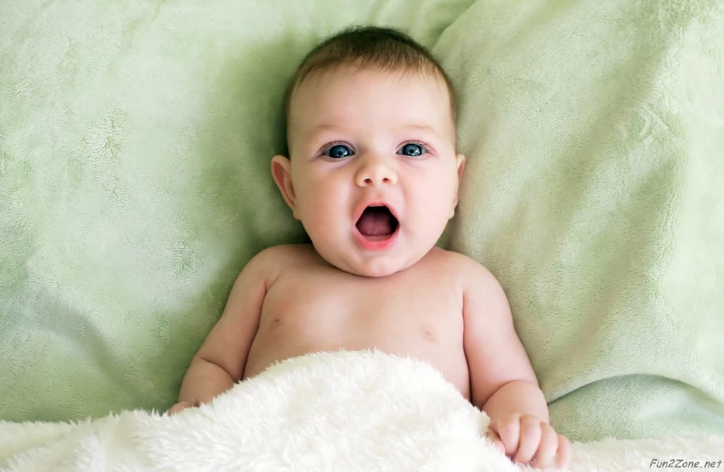 Fun Zone: Latest Baby's Wallpapers