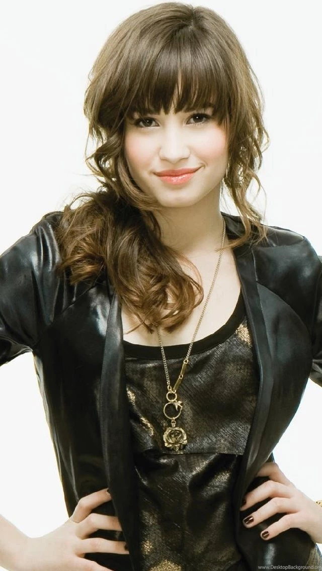 Demi Lovato Free Iphone Wallpapers
