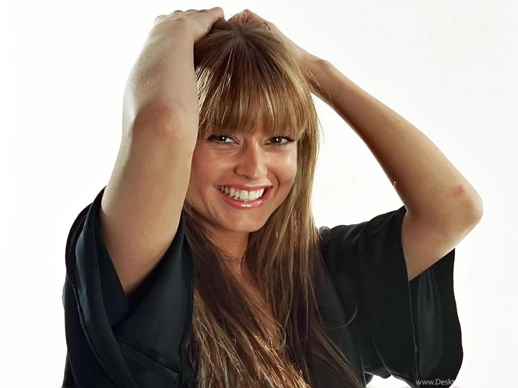 Holly Valance Hd Wallpapers Hot
