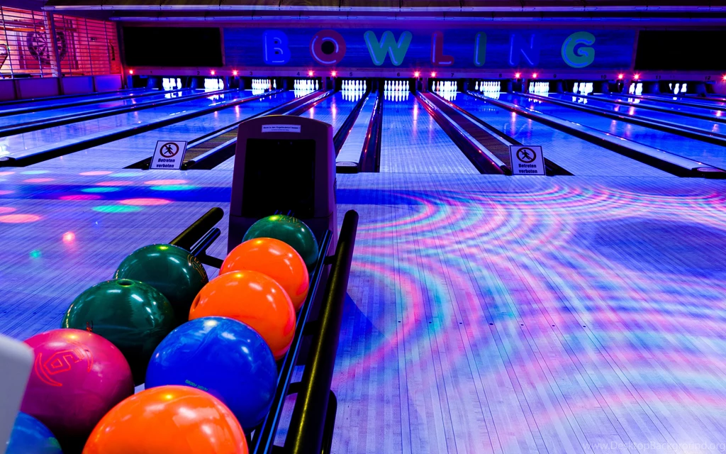 Download Wallpapers 3840x2400 Club, Bowling, Balls Ultra HD 4K HD ...