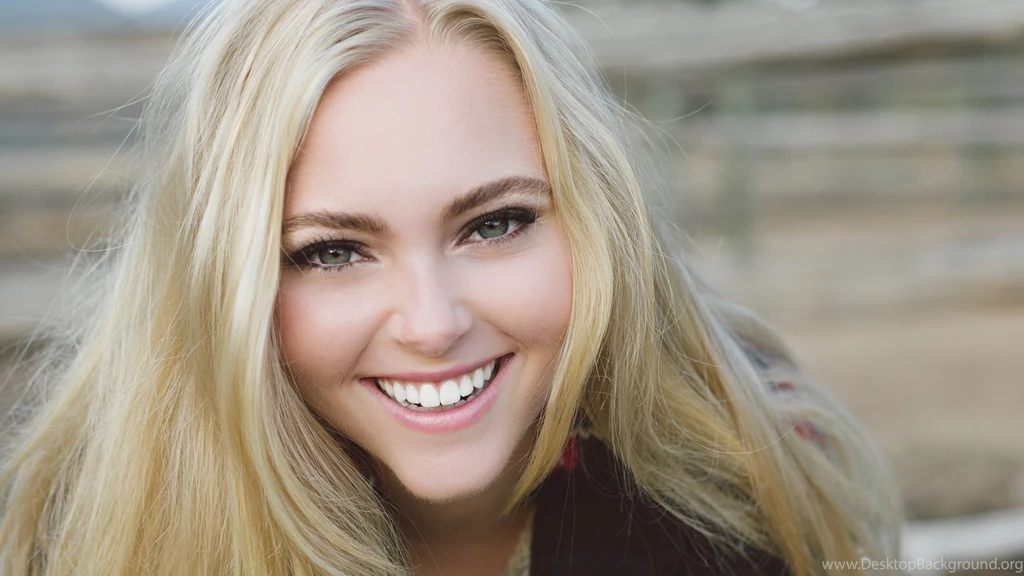 AnnaSophia Robb HD Wallpapers Free Download