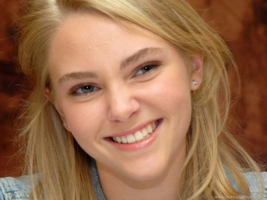 Download AnnaSophia Robb Wallpapers 1904x3000