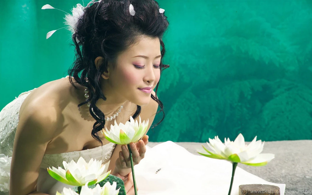 Gorgeous Asian Girl Desktop Wallpapers
