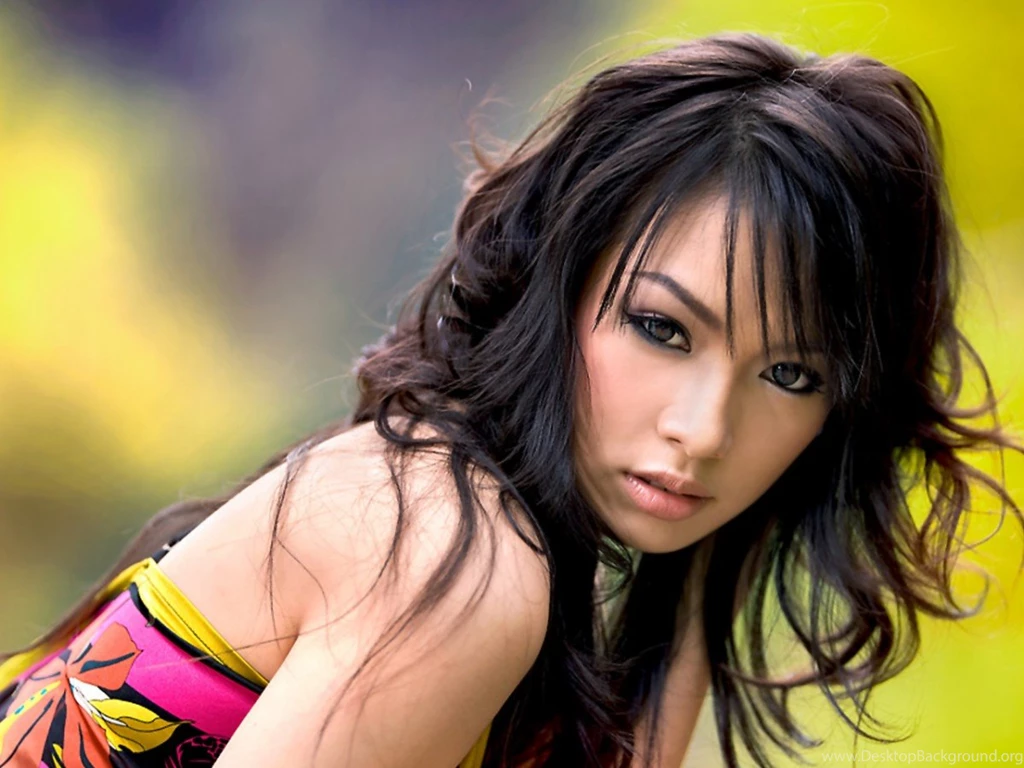 Photo 4 Free: Beautiful Asian Girls Widescreen Wallpapers Pack 1
