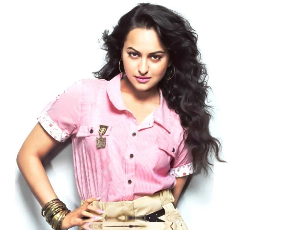 Sonakshi Sinha Bollywood New Movie PC Screen Wall Photos Wallpapers