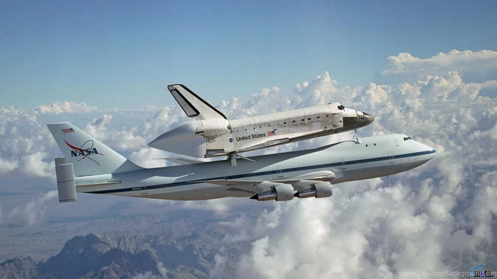 Download Wallpapers Space Shuttle Discovery And Boeing 747 (1366 X ...