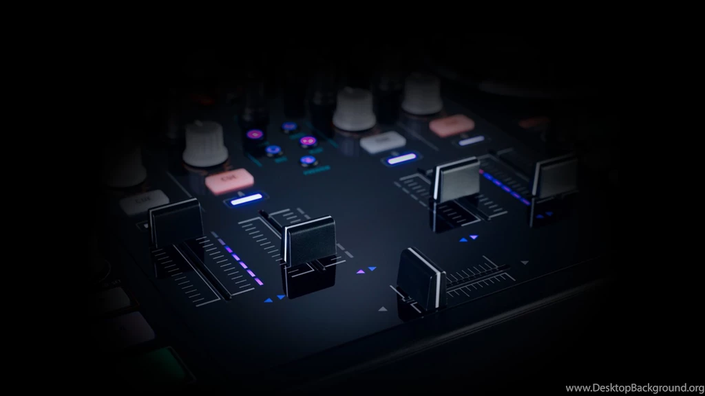 Traktor : DJ Controllers : Traktor Kontrol S4
