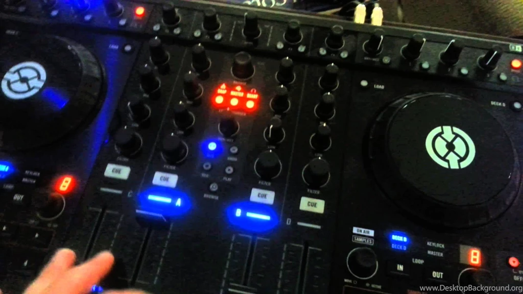 Native Instruments Traktor Kontrol S4 Review YouTube