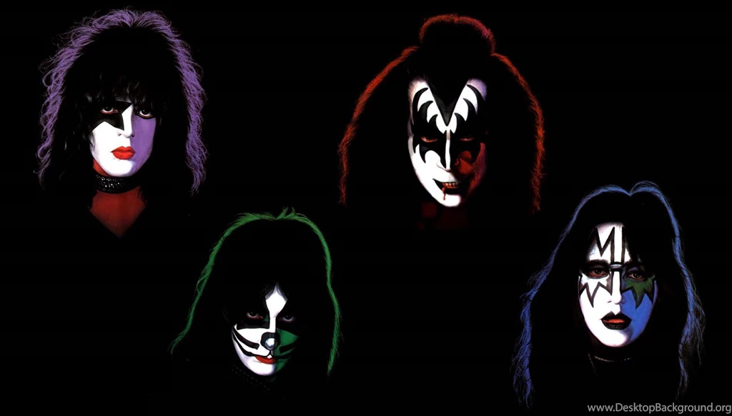 Best 12 Cartoon Kiss Wallpapers