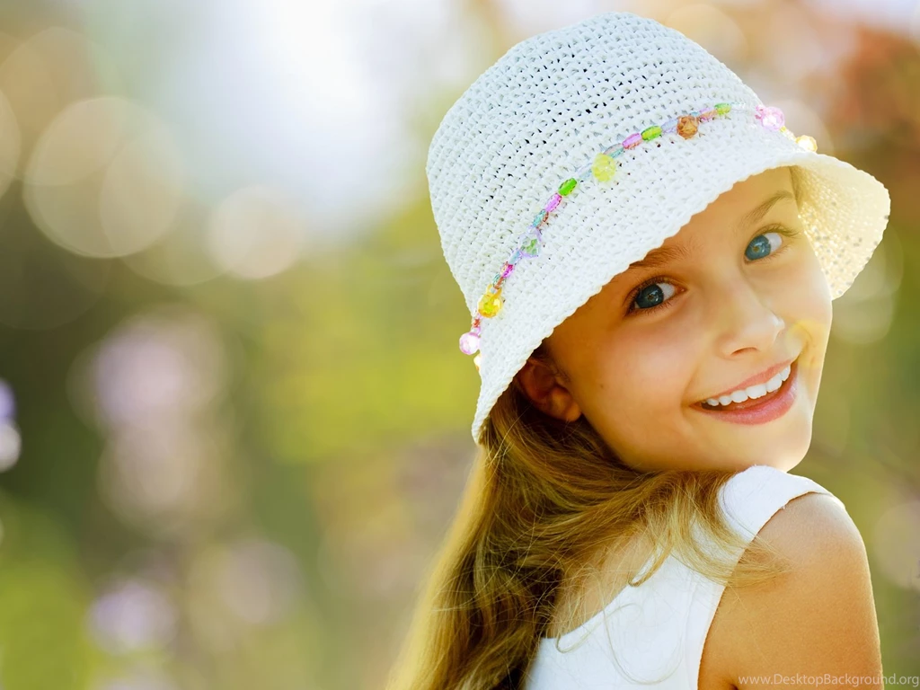 Innocent Sweet Smile Of Cute Girl New Hd WallpaperNew Hd Wallpapers