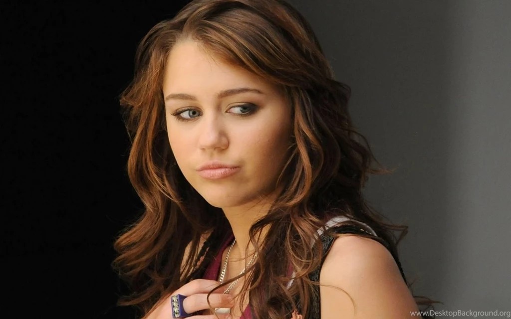 Miley Cyrus HD Desktop Wallpapers