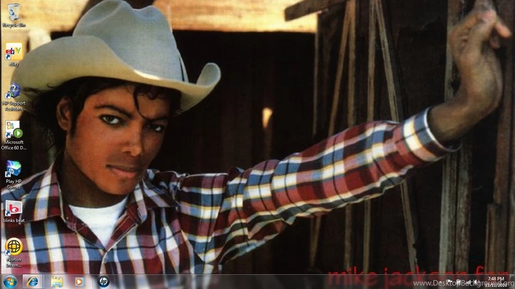 My Desktop Wallpapers P.Y.T (Pretty Young Thing) Photo (16897671 ...