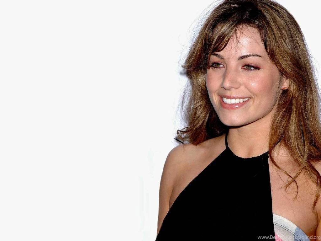 TATTOO GOOGLE: Canadian Actress Erica Durance Wallpapers
