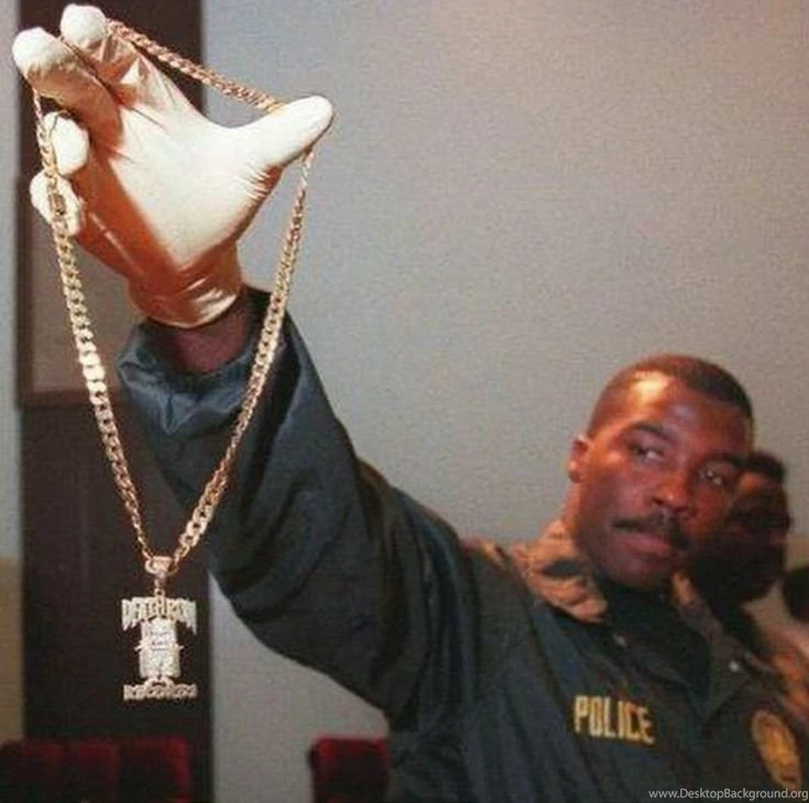 Best Logo Chain In Hiphop? (Poll Included)