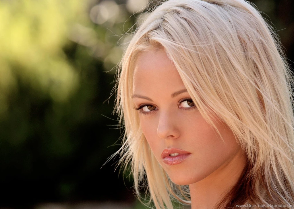 Beautiful Blonde HD Wallpapers