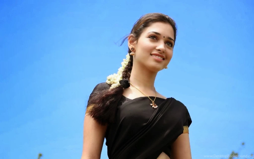 30+ Most Beautiful Indian Girls Images & Wallpapers