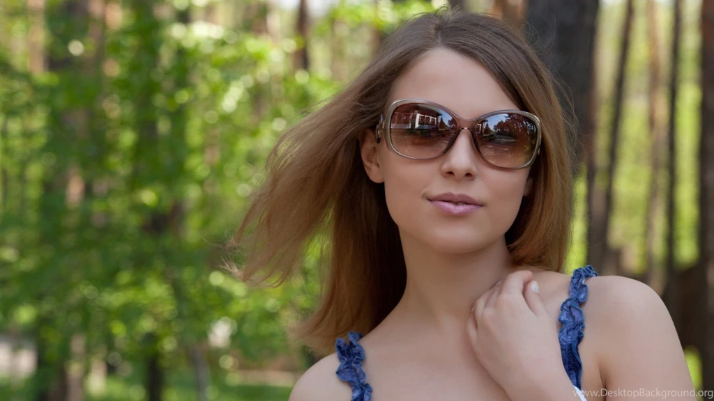 Nikia A Girl Model Summer Sunglasses Face Smile Wallpapers ...