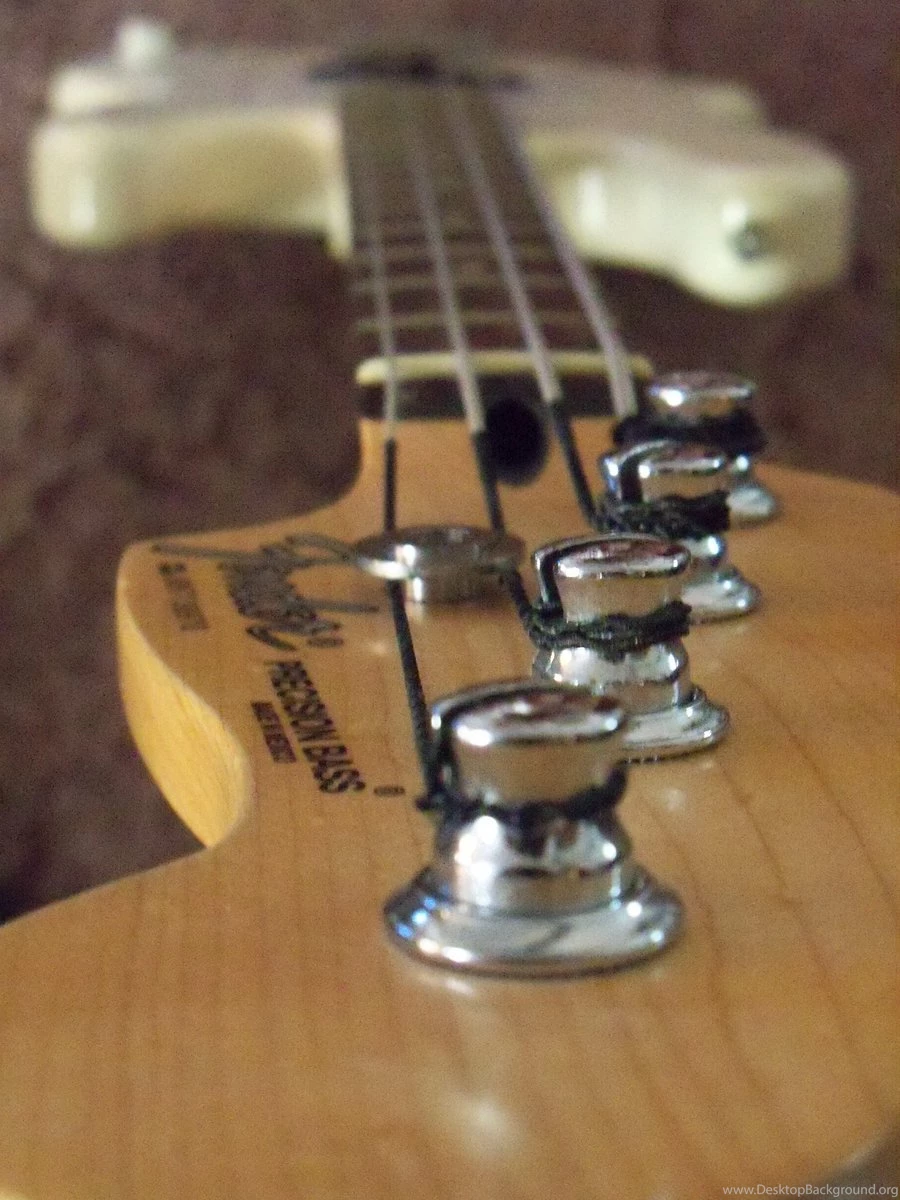 News And Entertainment: Fender Bass (Jan 05 2013 17:28:07)