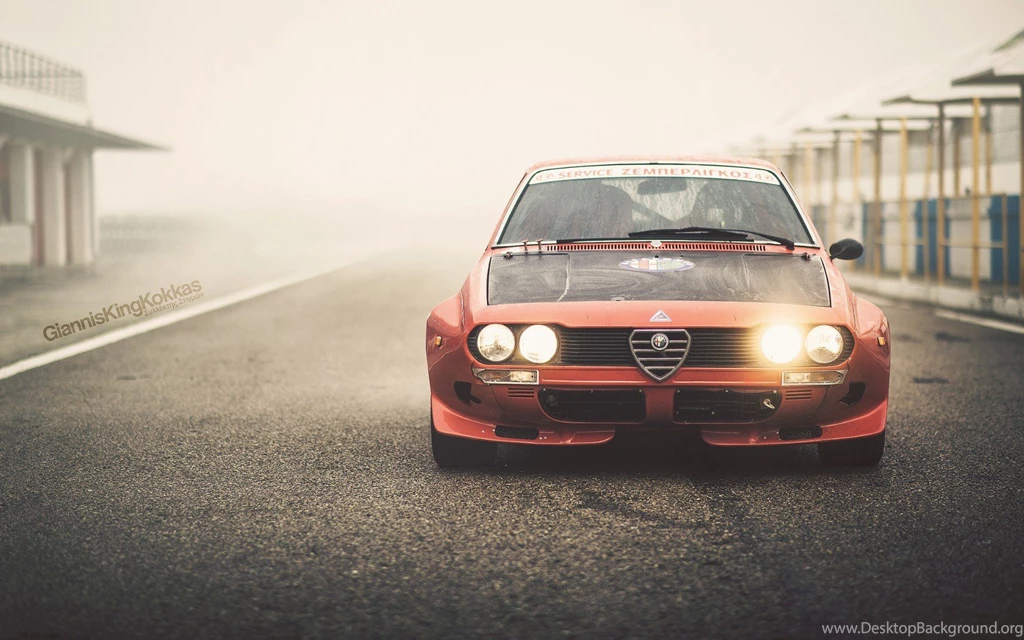 Alfa Romeo Alfetta 2000gt 1974 Oldschool Vintage Retro Italian ...