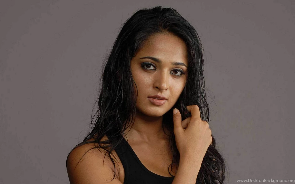 Anushka Shetty Is Famous Glamour Actress High Quality Wide ...