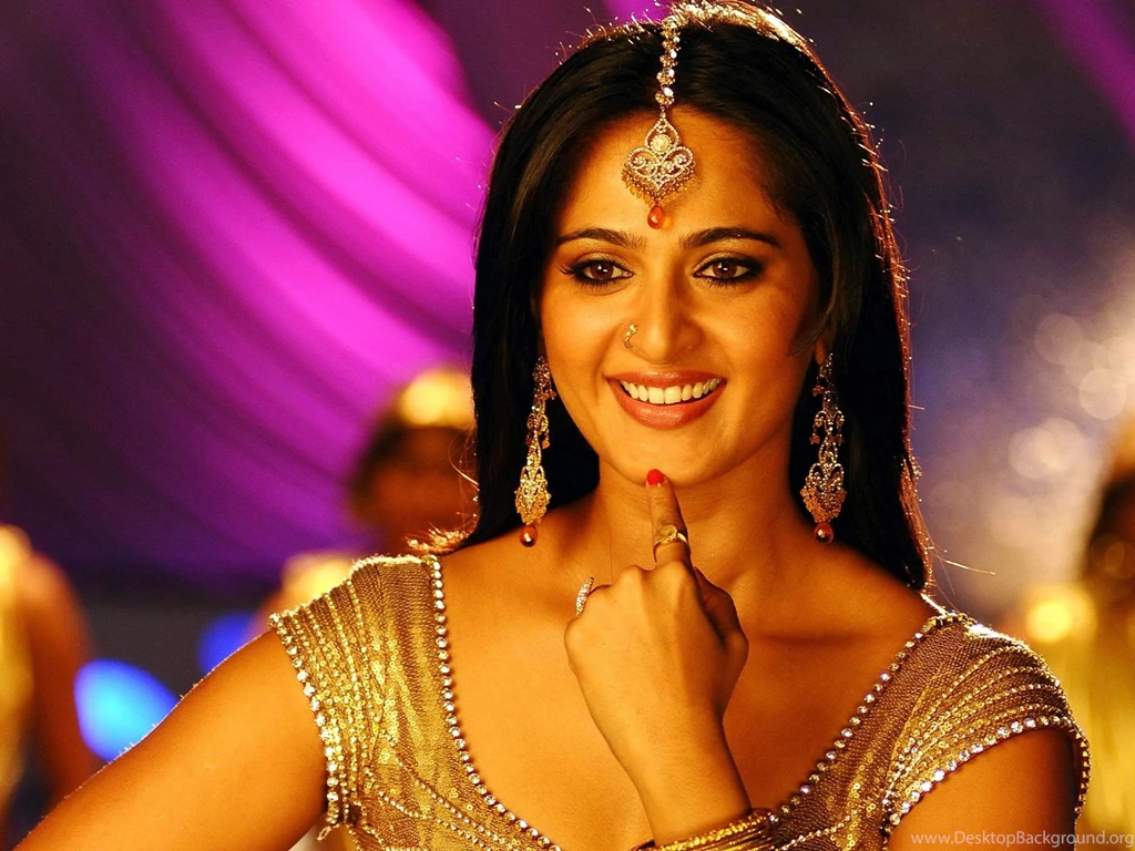 Anushka Shetty Is Famous Glamour Actress High Quality Wide ...