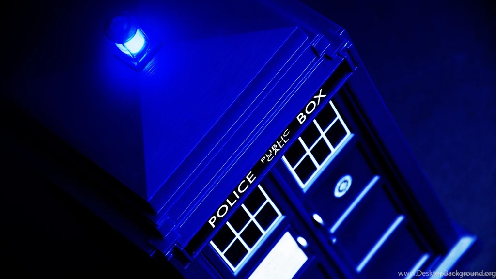 HD TARDIS Blue Lamp On Wallpapers