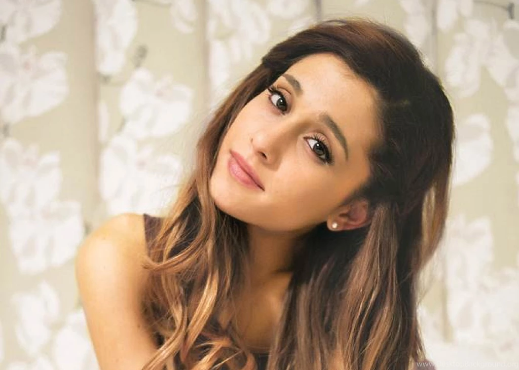 Download Ariana Grande Wallpapers Collection