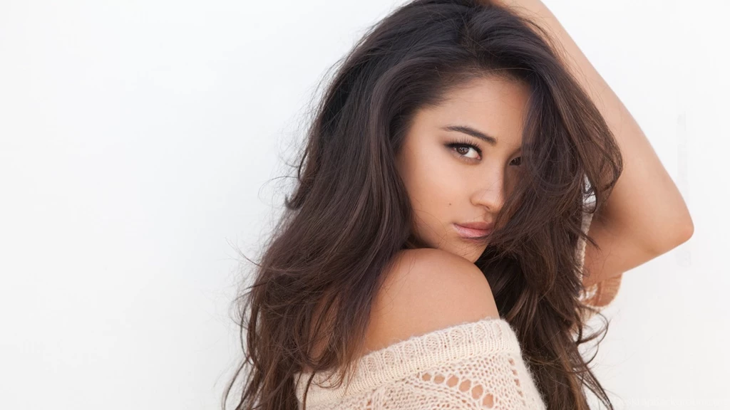 Shay Mitchell HD Wallpapers