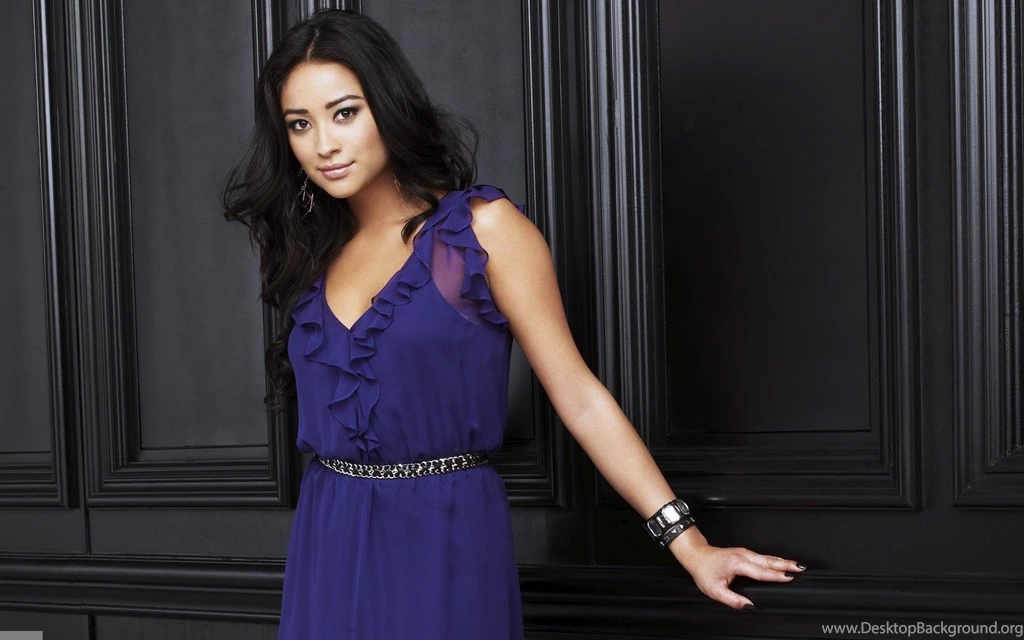 Shay Mitchell Wallpapers