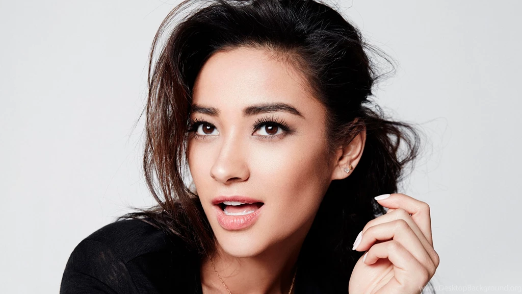 Download Wallpapers 2560x1440 Shay Mitchell, Photoshoot, Brunette ...