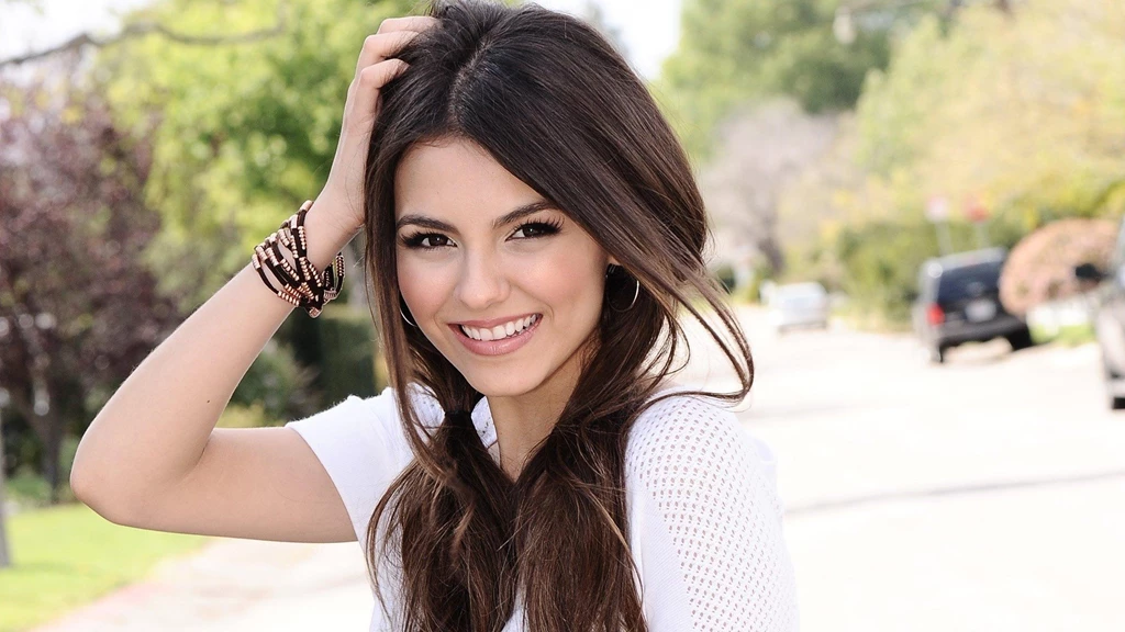 Gallery For > Beautiful Victoria Justice Wallpapers