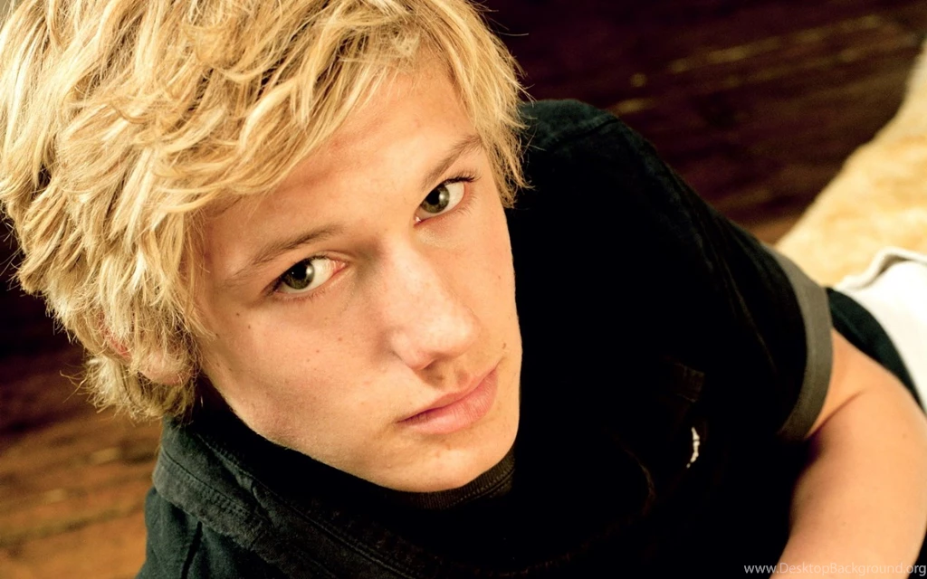 Download Wallpapers 1440x900 Alex Pettyfer, Actor, Briton, Guy ...