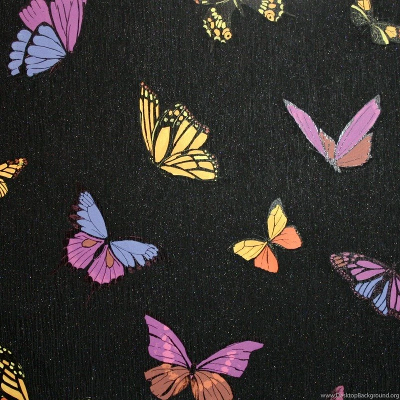 The 'Fabulous' Range Of Wallpapers From Julien Macdonald