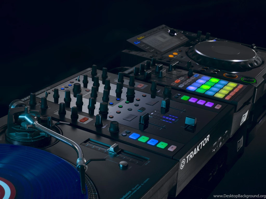 Native Instruments TRAKTOR KONTROL Z2 2+2 Channel Control Mixer ...