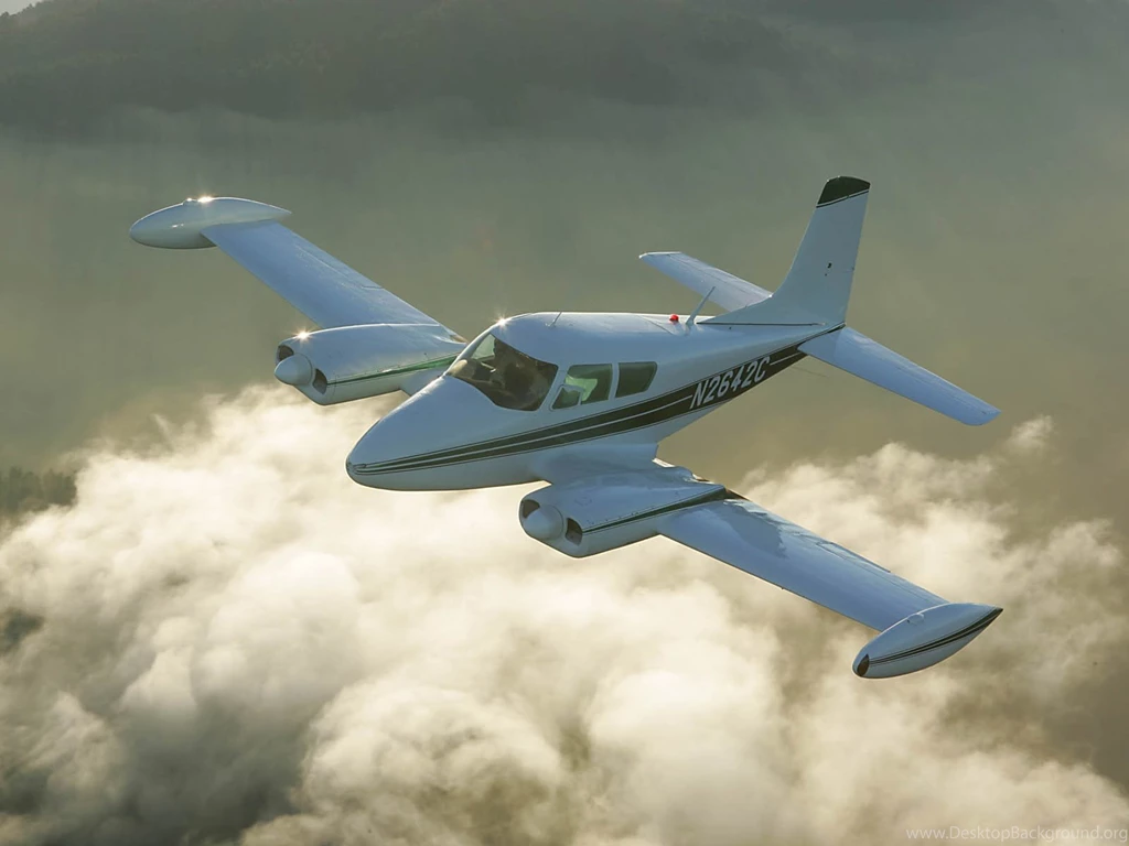 Wallpapers: Cessna 310 Aircraft