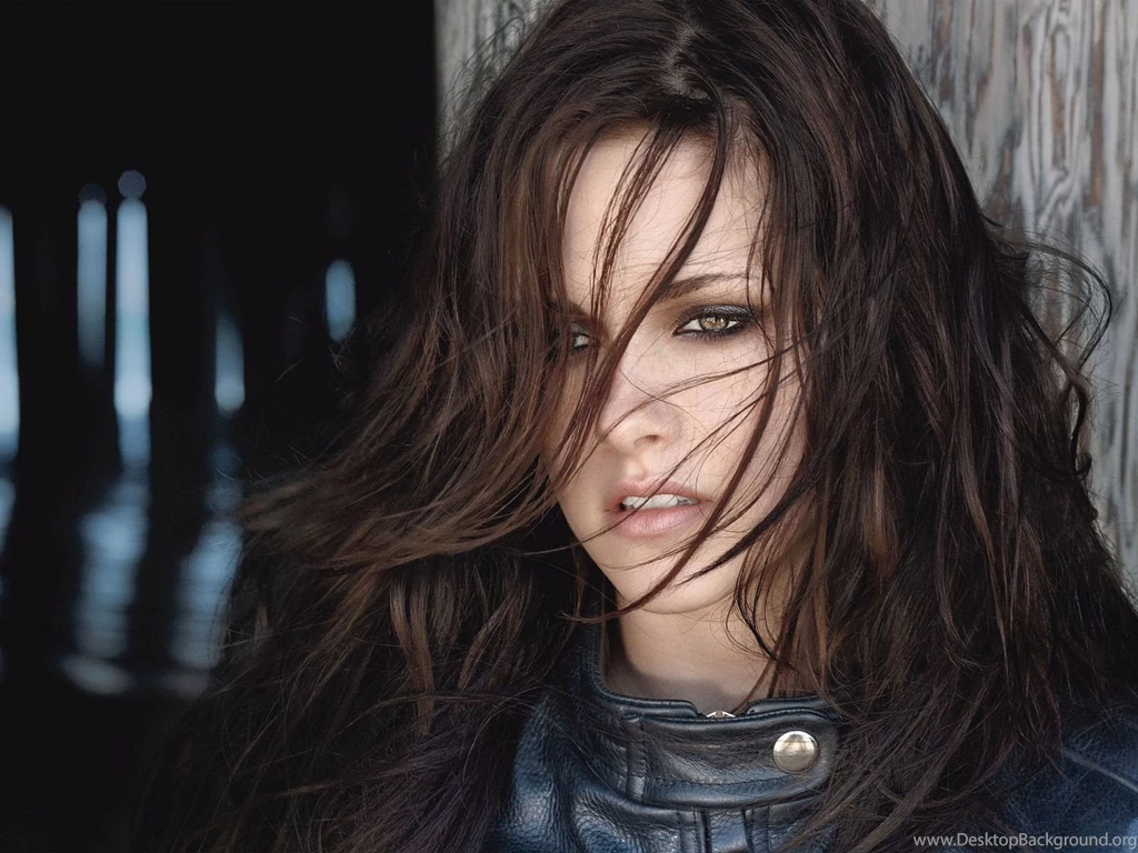 Wallpaper, Kristen Stewart, Twilight, Bella, Eclipse, Full Moon ...