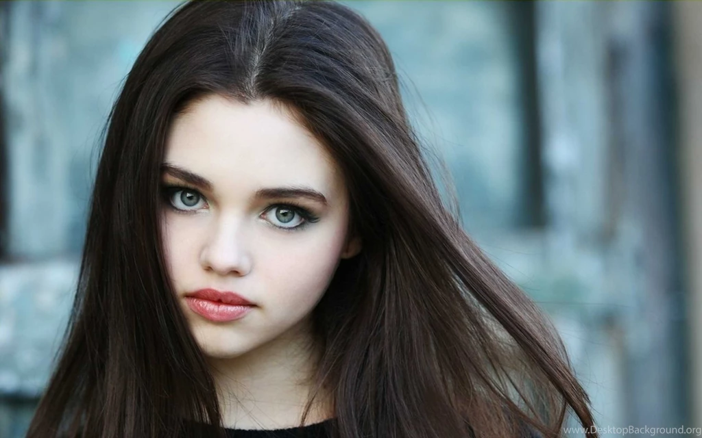 Download Wallpapers 2560x1600 Girl, Long haired, Look, Pretty ...