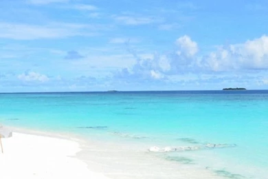 640x960 Peaceful Beach Iphone 4 Wallpapers