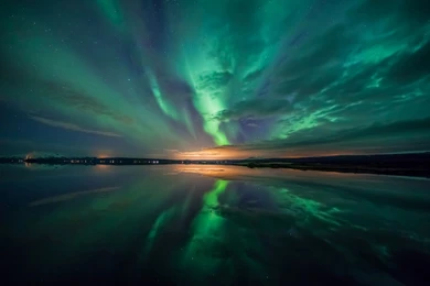 Aurora Over Lake HD Wallpapers for Windows 8.1.jpg