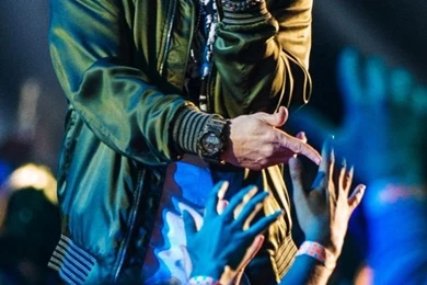 Download Wallpapers 640x1136 Eminem, Performance, Audience, Hands ...