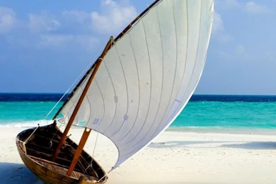 Beautiful beach leisure on Maldives 640x1136.jpg