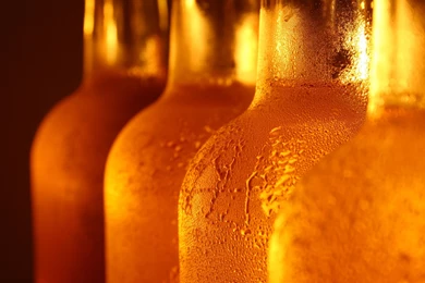 Download Wallpapers 3840x2160 Bottle, Glass, Drops, Beer, Liquor 4K ...