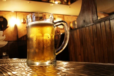3636_A pint of beer in a rustic local HD wallpaper.jpg