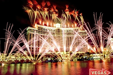 Download Bellagio Fireworks Las Vegas Wallpapers 1024x768