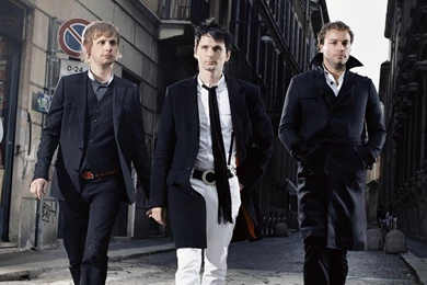 Download Wallpapers 3840x2160 Muse, City, Street, Sign, Suit 4K ...