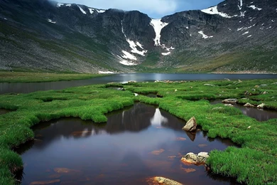 Glaciar lake full HD nature background wallpaper for laptop widescreen.jpg